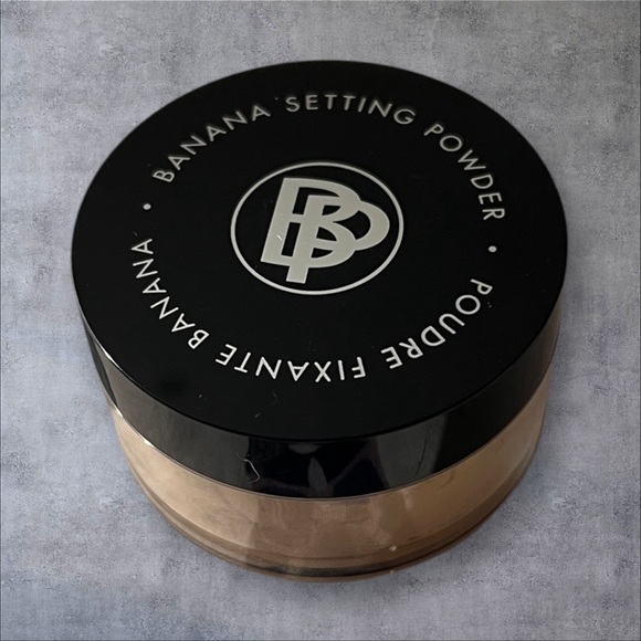 bellapierre Banana Setting Powder in Medium, 0.14 Oz - Picture 4 of 11